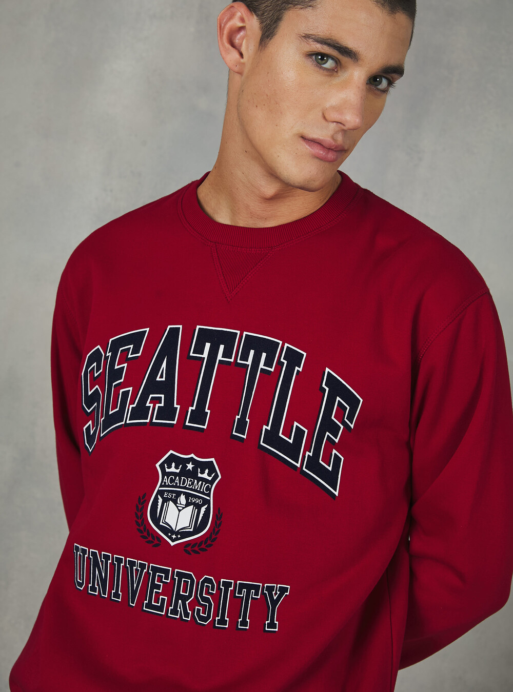 Crew-neck sweatshirt with college print | Alcott | Sweatshirts Uomo