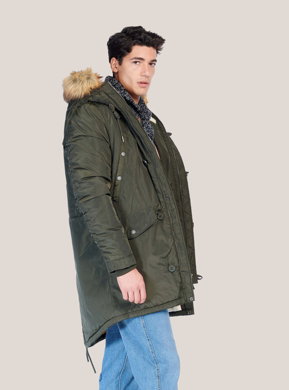 PARKA WITH ZIP ON SLEVEE